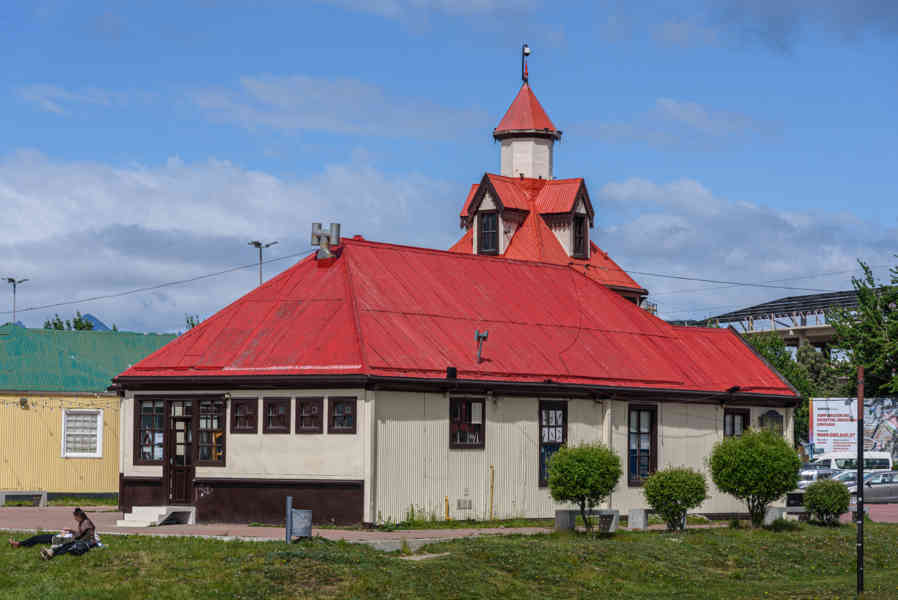 Argentina 142 - Ushuaia - antigua Casa Beban.jpg